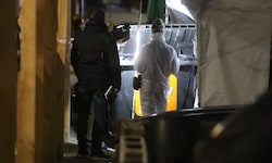 Großeinsatz in der Quellenstraße nach dem Fund eines Koffers, in dem sich Leichenteile befinden.