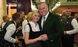 Erster Ball als Landeshauptmann: Mario Kunasek mit Gattin Sabrina