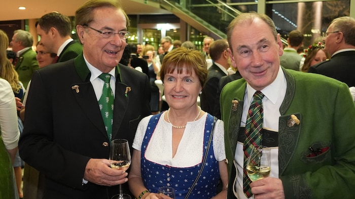 Raiffeisen-Steiermark-Chef Martin Schaller mit Gabriele und Unternehmer Rudi Roth