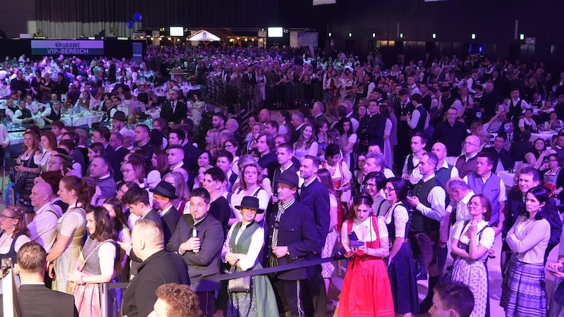 Ausgelassene Partystimmung in der Grazer Stadthalle (Bild: Pail Sepp)