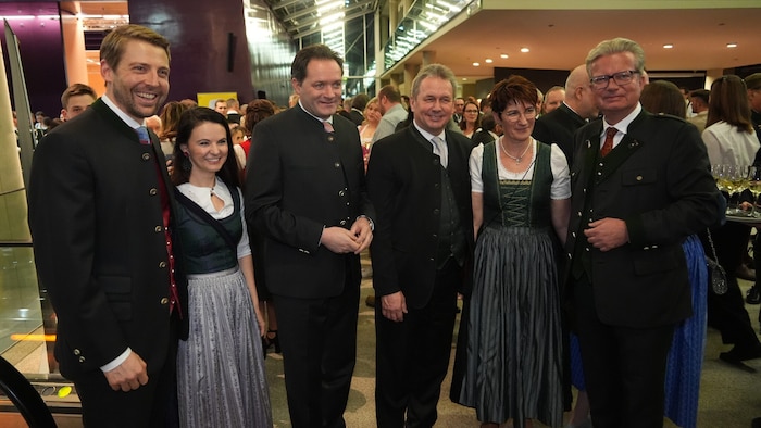Unternehmer Philipp Gady und Anwältin Nadina Eugster, Landwirtschaftsminister Norbert Totschnig, ...