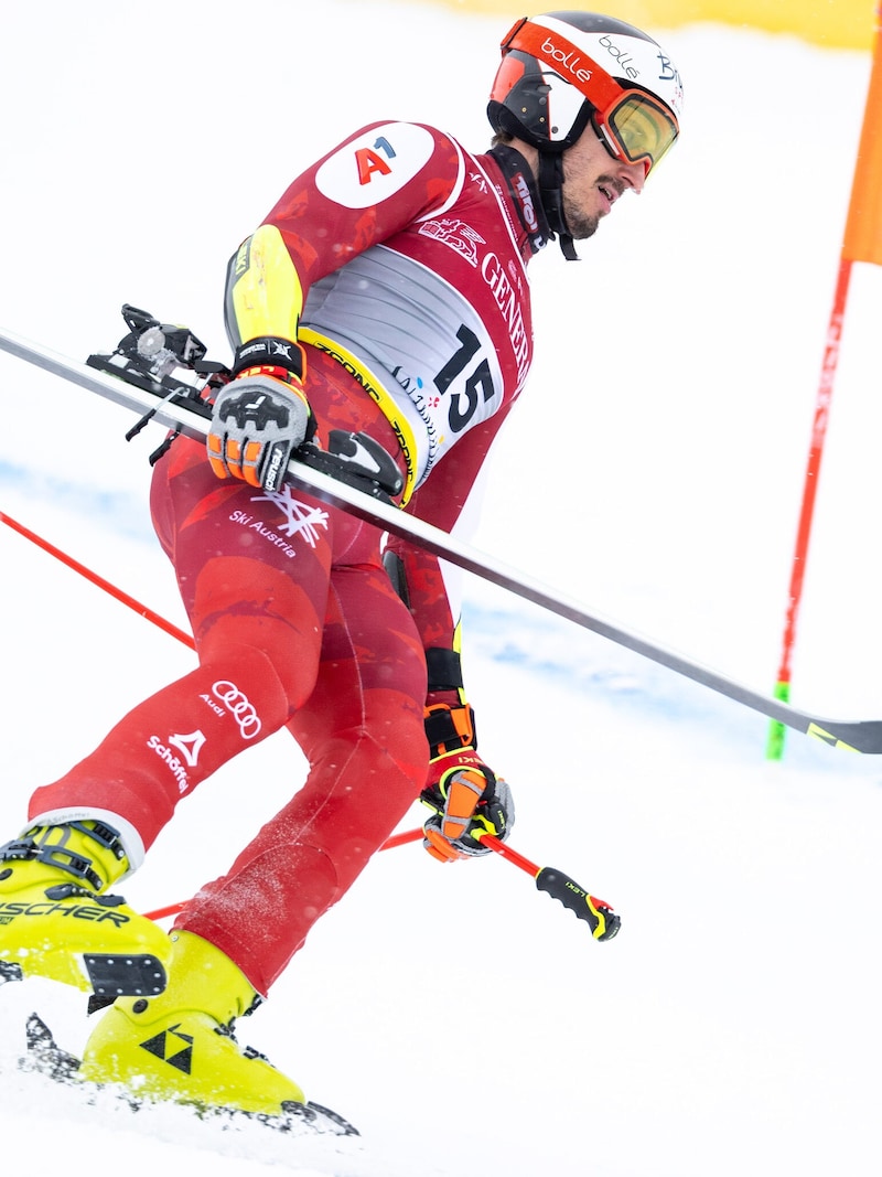 Brennsteiner's skis came undone after just a few seconds in Saalbach. (Bild: GEPA)