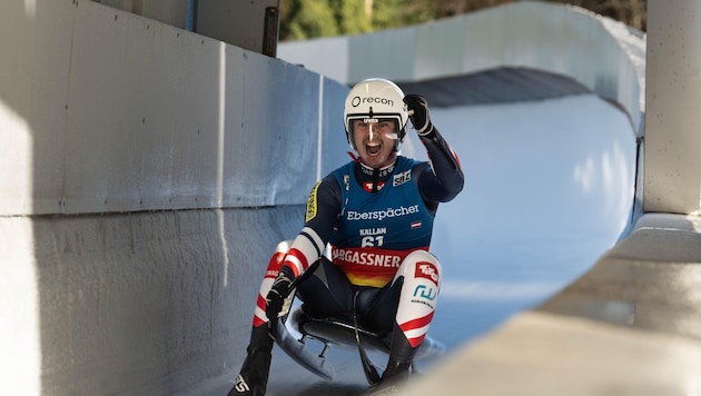 Noah Kallan celebrated a victory in the Junior World Cup in Sigulda. (Bild: FIL/Michael Kristen)