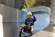 Noah Kallan bejubelte in Sigulda einen Sieg im Junioren-Weltcup. (Bild: FIL/Michael Kristen)