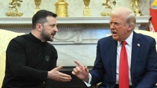 Der ukrainische Präsident Wolodymyr Selenskyj (rechts) hat den Streit mit US-Präsident Donald Trump (rechts) als „bedauerlich“ bezeichnet. (Bild: AP/SAUL LOEB)