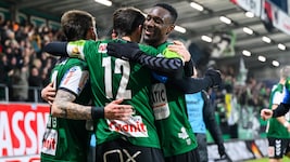 Eza (r.) traf nach 15 Sekunden für die SV Ried. (Bild: GEPA)