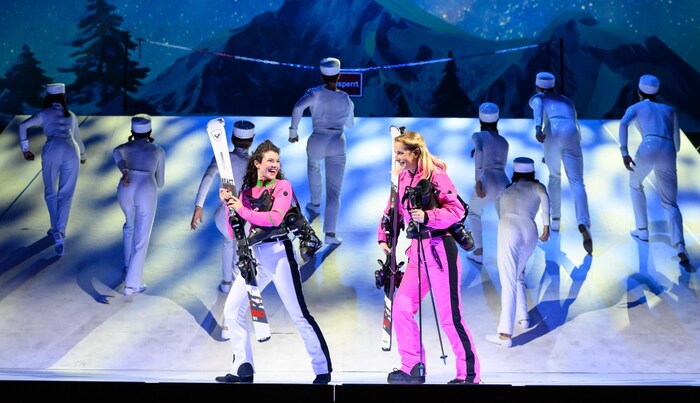 Anna Bárbara Bonatto und Anna Rosa Döller spielen zwei lesbische Ski-Asse,