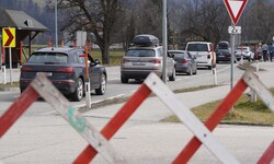 Die Gemeinden sperrten erneut ihre Nebenstraßen. Sicherheitsmitarbeiter überwachten die ...