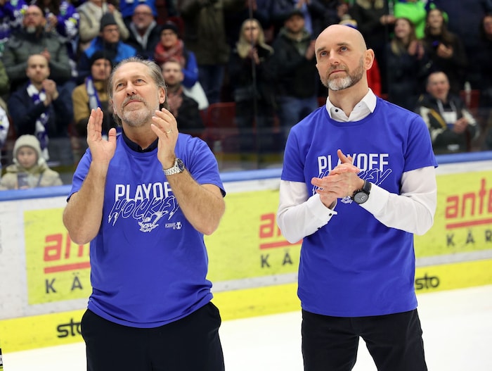 Patrick Machreich (re., neben Ex-Trainer Tray Tuomie) half an der Drau auch längere Zeit als ...