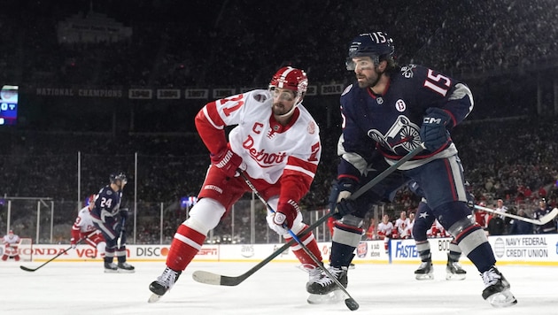 In front of the second largest crowd in the history of the North American ice hockey league NHL, Carinthian Marco Kasper and the Detroit Red Wings suffered a defeat. (Bild: APA/Getty Images via AFP/GETTY IMAGES/Jason Mowry)