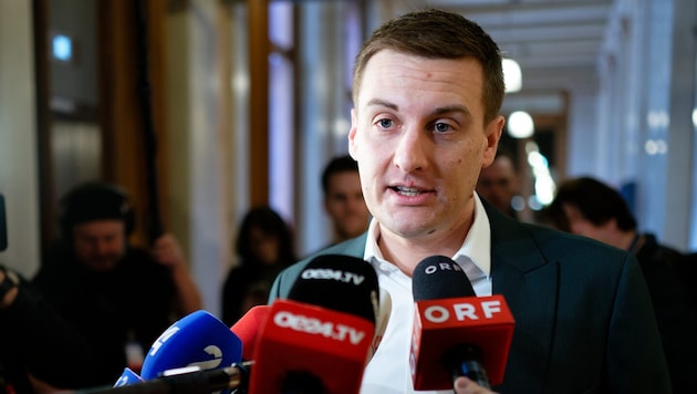 Regional party leader Sven Hergovich has found a new regional councillor. (Bild: APA/Max Slovencik)