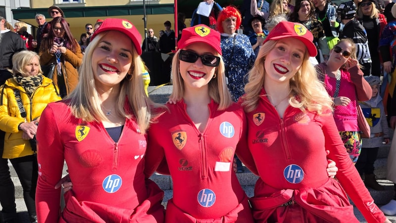 Ferrari Boxen-Girls in Ferlach (Bild: Arbeiter Dieter)