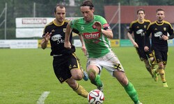 Bramberg-Knipser Innerhofer (grün) schoss seinen Heimatklub 2012 in die Salzburger Liga.