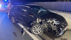 Das Auto wurde schwer demoliert. (Bild: Feuerwehr St. Stefan ob Leoben)