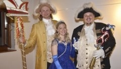 Christina die Zweite und Harry der Erste mit Hofmarschall Bernhard Stolz (li.)