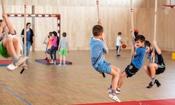 Eine Turnhalle im deutschen Bochum weicht von der „klassischen Gestaltung“ ab – mit ungeahnten ...