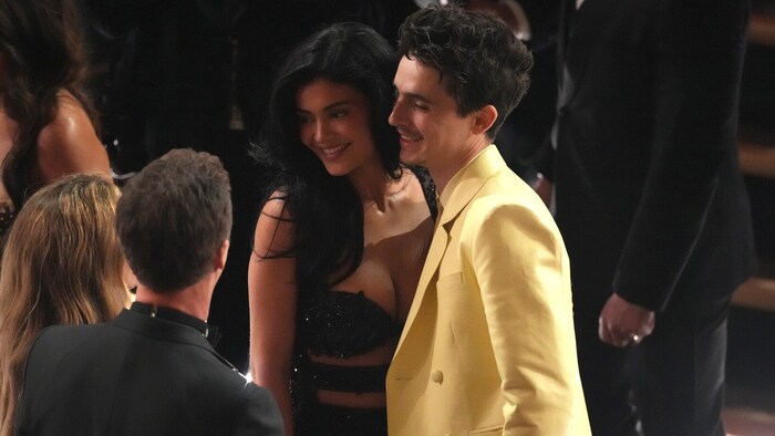 Kylie Jenner trug ein sexy Cut-out-Kleid.