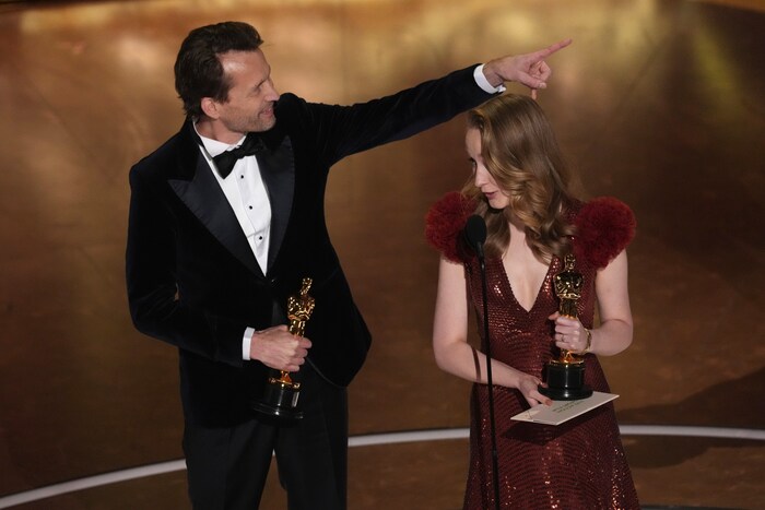 Trent und Victoria Warmerdam nehmen den Live-Action-Kurzfilmpreis für „I‘m Not a Robot“ ...