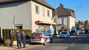 Trafik-Überfall in Klagenfurt. Fahndung läuft. (Bild: Christian Tragner / Krone)