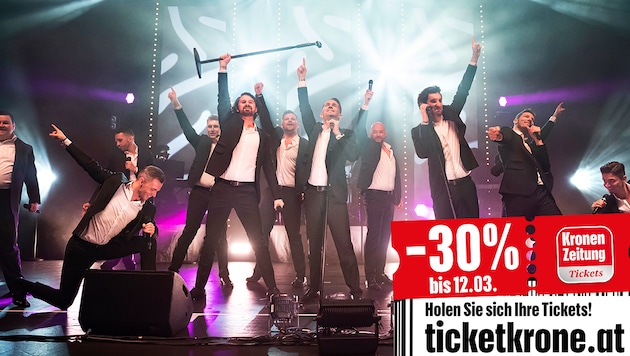 With their anniversary tour, the 12 tenors take their audience on a musical journey. (Bild: Highlight Concerts GmbH)