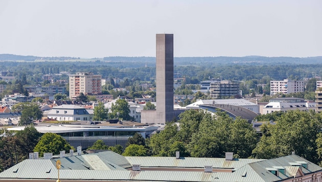 Das Heizkraftwerk Mitte im Zentrum der Stadt ist für die Fernwärme wichtig, läuft aber komplett ...