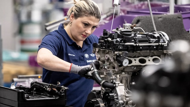 In Steyr ist das größte Motorenwerk von BMW beheimatet. 4900 Mitarbeiter sind hier tätig. (Bild: CHRISTIAN BRUNA)