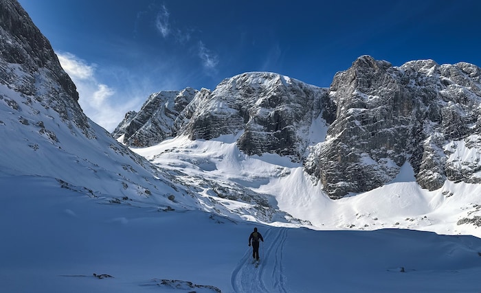 Der Dachstein – hier hinaufgehen keine Straßen – das wollten die Urlauber aber nicht glauben.