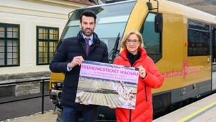 Weichenstellung: Landeshauptfrau Johanna Mikl-Leitner und Landesvize Udo Landbauer präsentieren ...