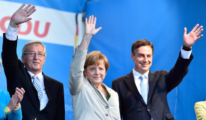 CDU-Politiker David McAllister (ganz rechts) leitet seit acht Jahren den Außenpolitischen Ausschuss der EU. (Bild: EPA/UWE ANSPACH)