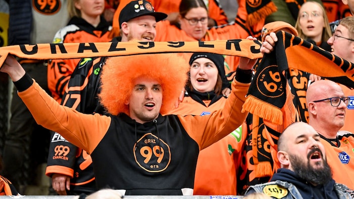 In Linz war die Grazer Fan-Fraktion lautstark mit dabei.