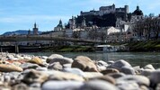 Niedriger Salzach-Pegelstand aufgrund der anhaltenden Trockenheit.