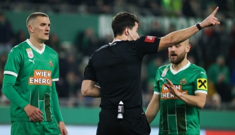 Nenad Cvetkovic (l.) sah gegen Altach Rot. (Bild: GEPA)