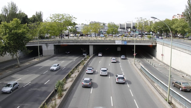 Die Maßnahme soll die CO₂-Belastung auf der 35 Kilometer langen Ringautobahn um Paris verringern. (Bild: Atlantis)