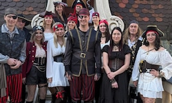Die Piraten sind los: Landesrat Stefan Hermann und sein Team