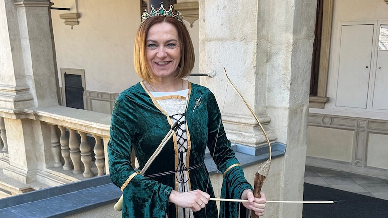 Provincial Councillor Siemone Schmiedtbauer as Disney princess "Merida" - her entire office is dedicated to the "Disney" theme this year. (Bild: Büro Landesrätin Schmiedtbauer)