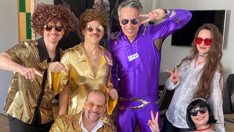 Graz City Councillor Kurt Hohensinner and his office went all out with the motto "Disco, Disco". (Bild: Büro Stadtrat Hohensinner)