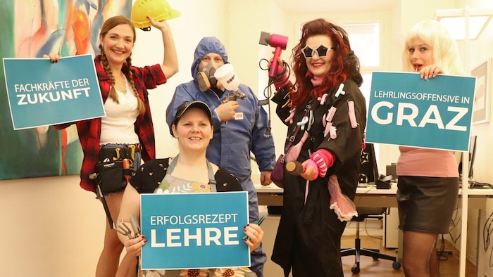 Das Büro der Grazer Stadträtin Claudia Schönbacher (KFG) nutzt den Fasching für ein politisches Statement – sie gehen als Lehrlinge, um für diese Ausbildungsform Werbung zu machen.