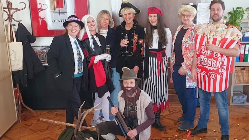 Graz Mayor Elke Kahr and her team also have a lot of fun at carnival. (Bild: Büro Kahr)