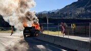 Der Wagen stand in Vollbrand.