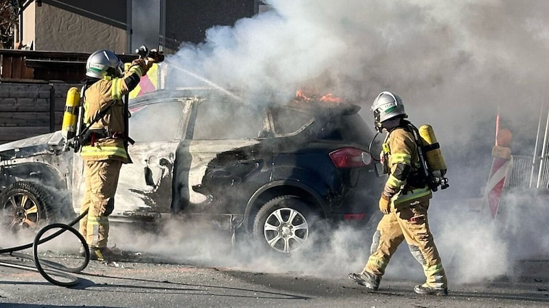 Die Feuerwehr löschte den Brand. (Bild: ZOOM Tirol)