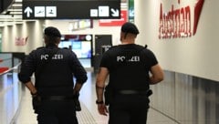 Gegen die Mutter Evelyn T. wird wegen terroristischer Vereinigung und krimineller Organisation ...