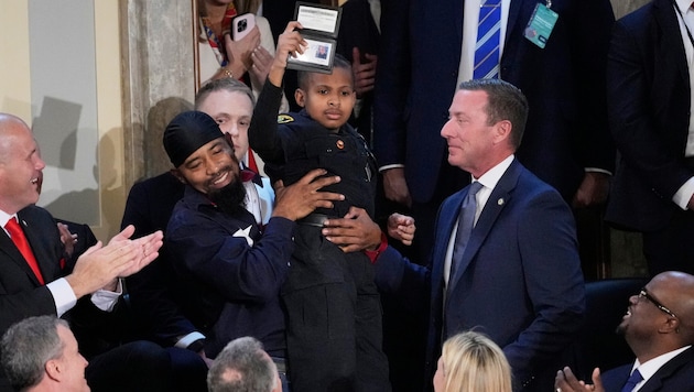 13-year-old DJ Daniel has been living with a brain tumor diagnosis since 2018. He will probably never be able to realize his career dream of becoming a "real" police officer. (Bild: J. Scott Applewhite)