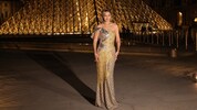 Gigi Hadid beim Grand Dîner du Louvre in Paris am 4. März 2025