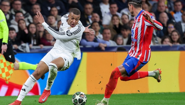 Kylian Mbappe (li.) zeigte eine schwache Leistung.  (Bild: Thomas COEX)