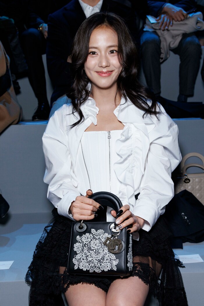 Die südkoreanische Sängerin Jisoo bei der Herbst-Winter-2025-Schau von Dior