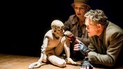Sabine Köhler und Heiki Ikkola gastieren mit Kafkas „Der Bau“ in Wels. 