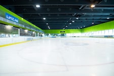 Vor allem für Talente und ambitionierte Leistungssportler ist der ganzjährige Betrieb des Eises ...