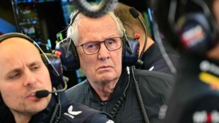 Helmut Marko rechnet mit einem Vierkampf um den WM-Titel. (Bild: AFP/GIUSEPPE CACACE)