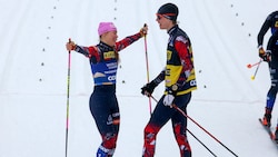 Carina Edlinger hat sich mit ihrem Guide Jakob Kainz Gold im Para-Skilanglauf der Damen geholt. (Bild: Tröster Andreas)