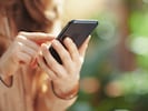 Das Smartphone ist allgemeiner Standard, neben dem Telefonieren ist die Kommunikation über ...